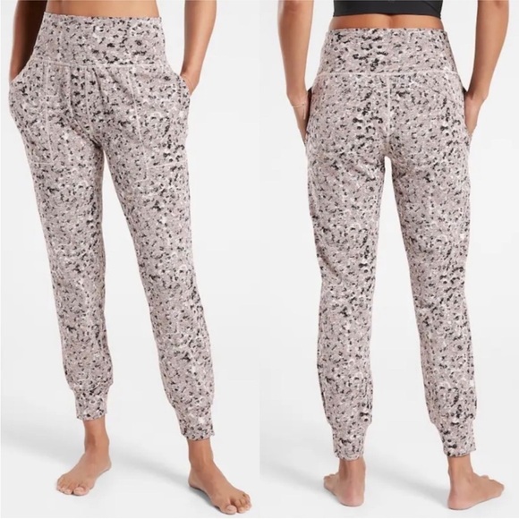 Athleta Salutation Stash Textured Joggers Meadow Decadent Chocolate - Picture 1 of 7